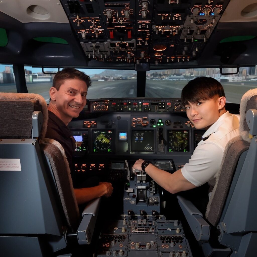 boeing 737 flight simulator cockpit