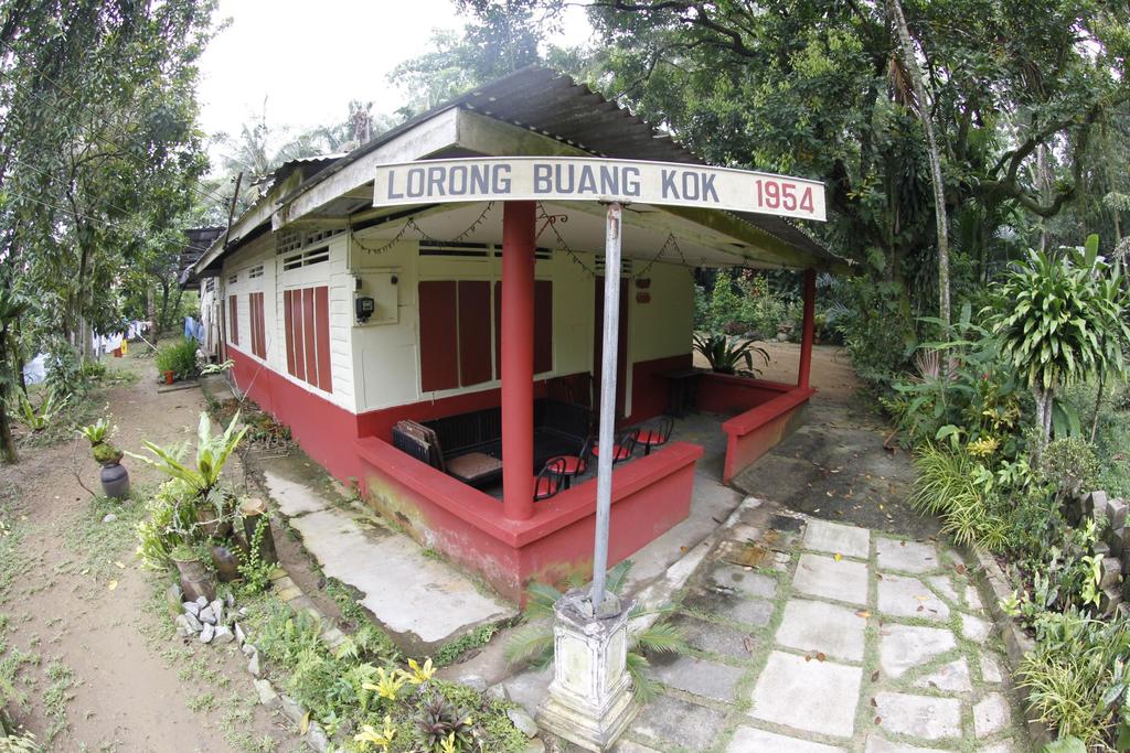 Roadsign of Lorong Buang Kok 1954