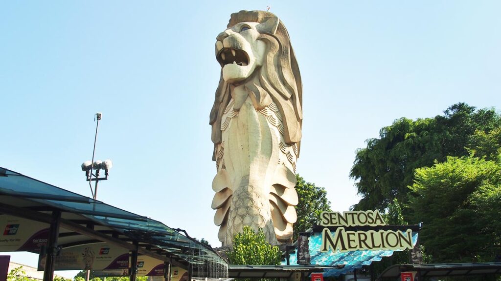 demolished merlion at sentosa