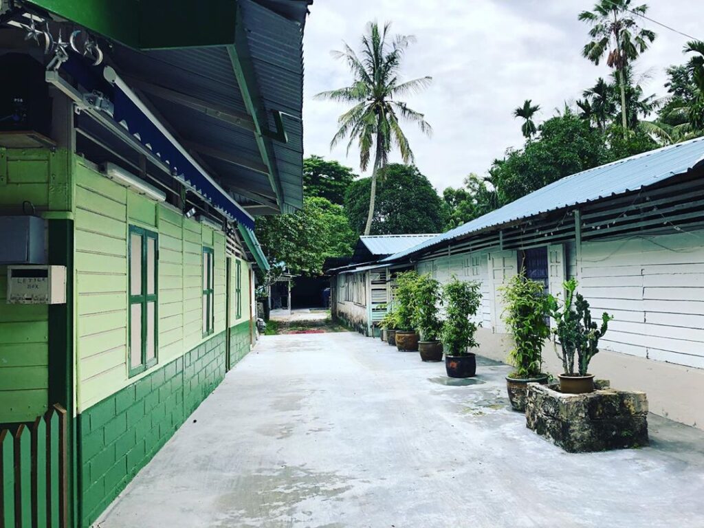 streets along lorong buangkok kampong